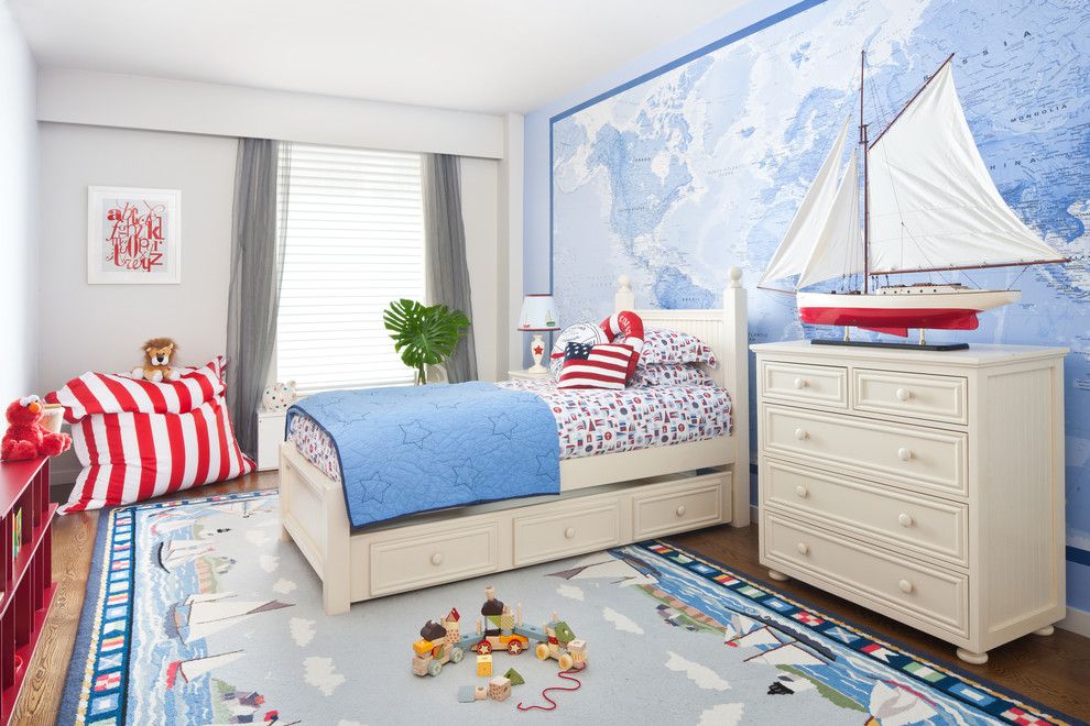 Карта мира на стене комнаты для мальчика