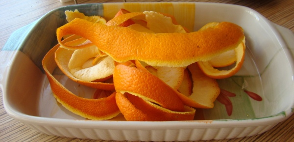 Апельсин и мандарин в борьбе с молью